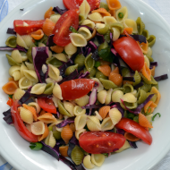 Sebzeli (Tricolor) Makarna Salatası