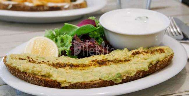Avokado Ekmek Üstü () @Grandpa Coffee Eatery