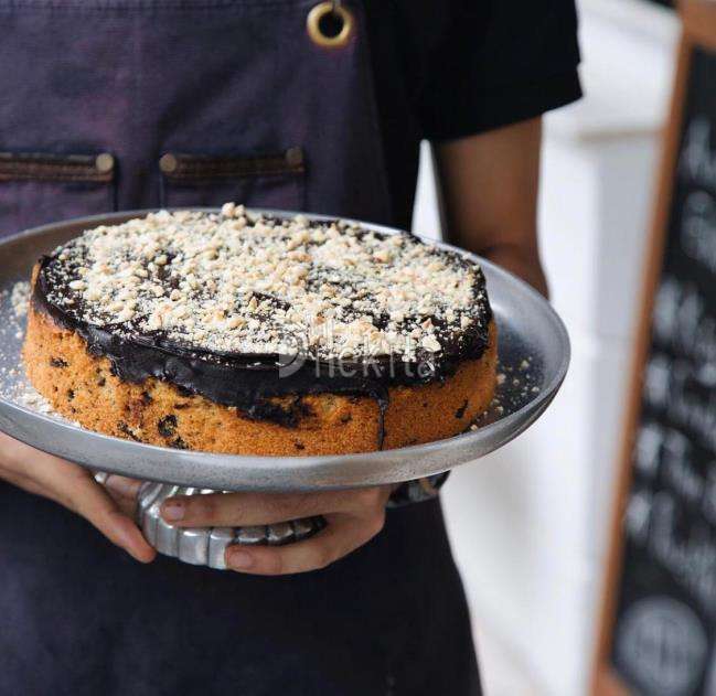 Fındık Unlu Çi̇kolatalı Alpha Kek (Glutensi̇z ) () @Grandpa Coffee Eatery